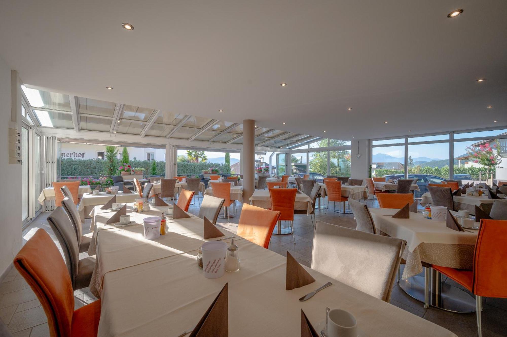 Garni Hotel Peterlinhof Caldaro Ngoại thất bức ảnh