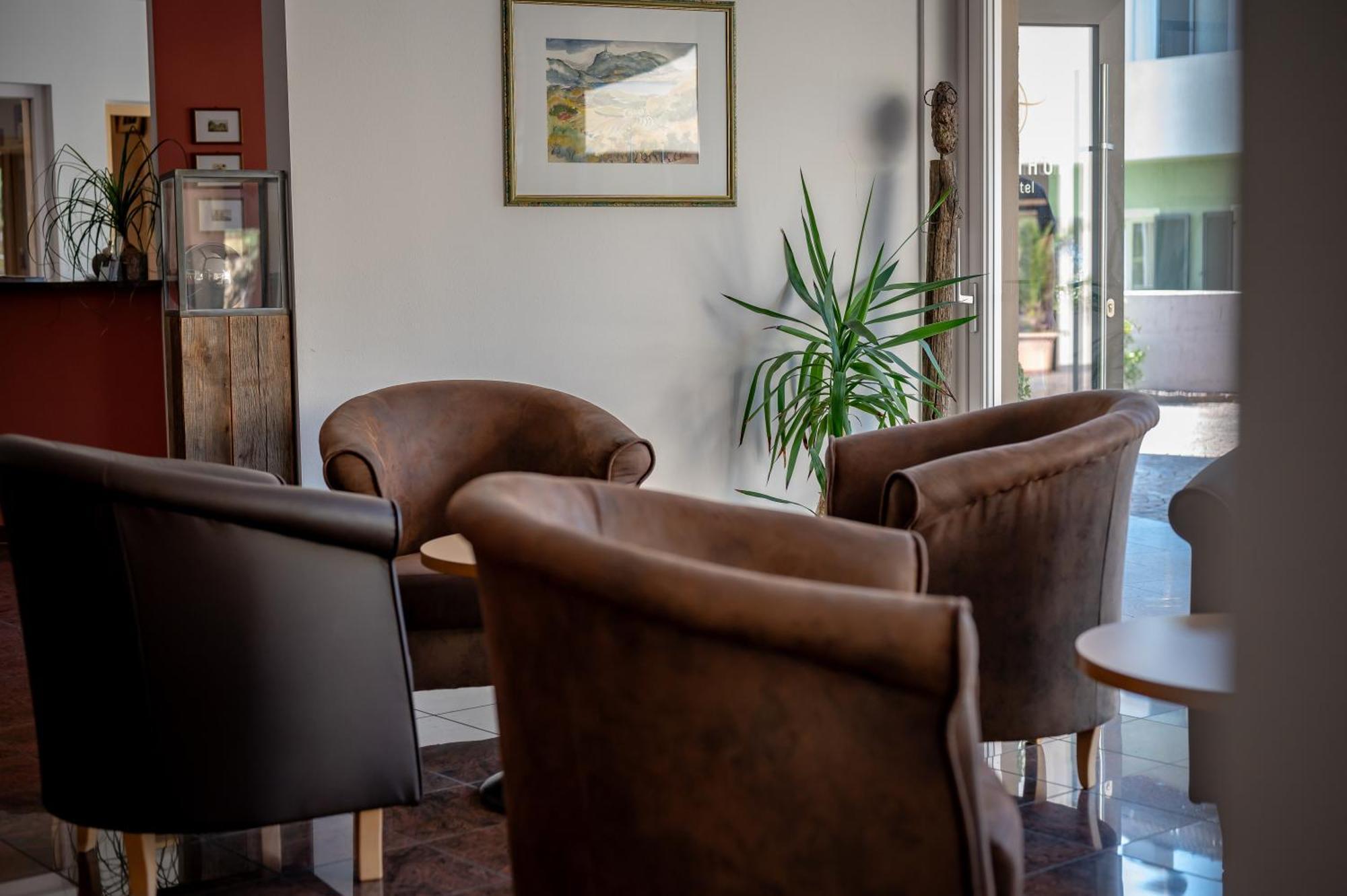 Garni Hotel Peterlinhof Caldaro Ngoại thất bức ảnh