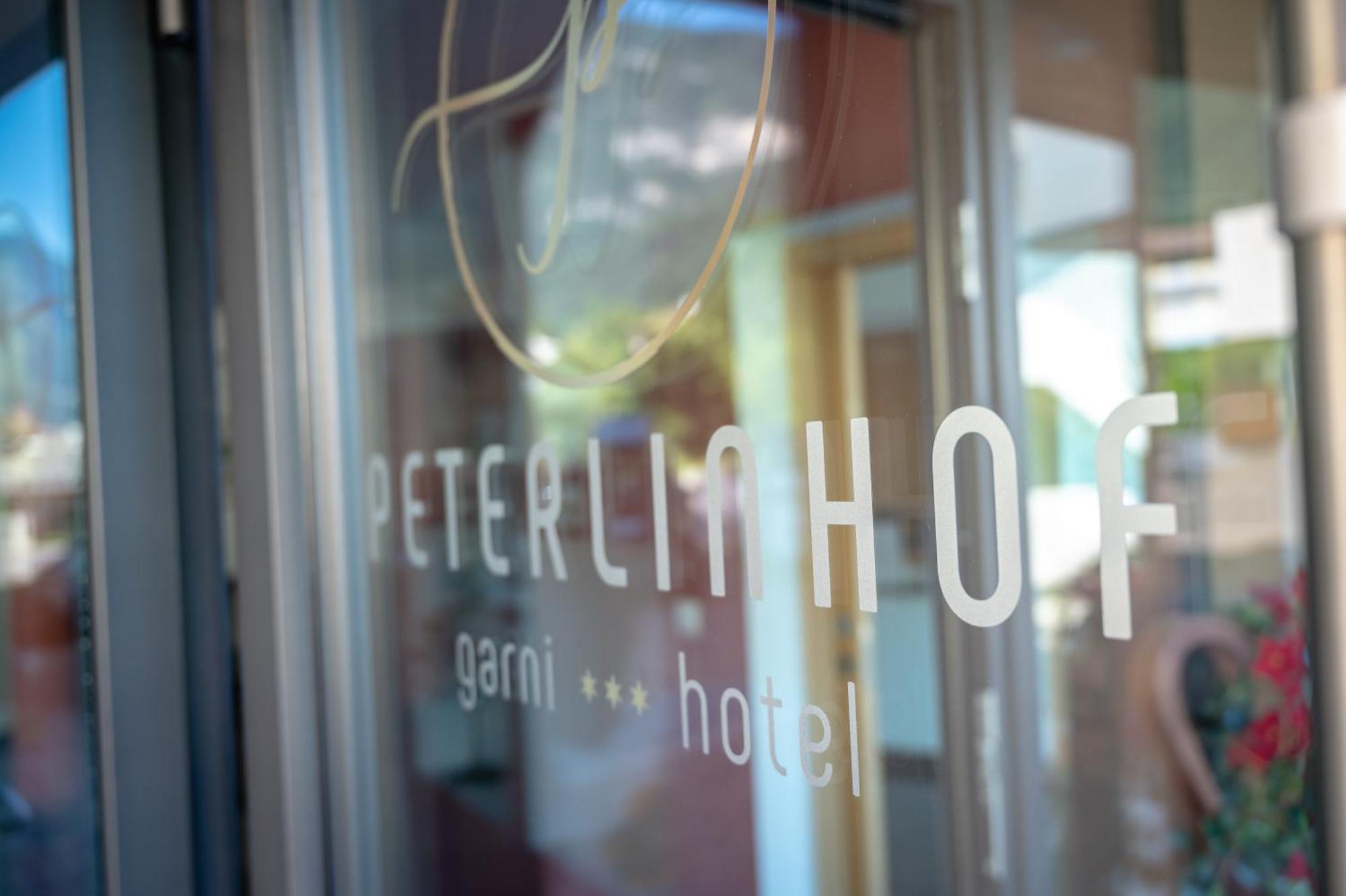 Garni Hotel Peterlinhof Caldaro Ngoại thất bức ảnh