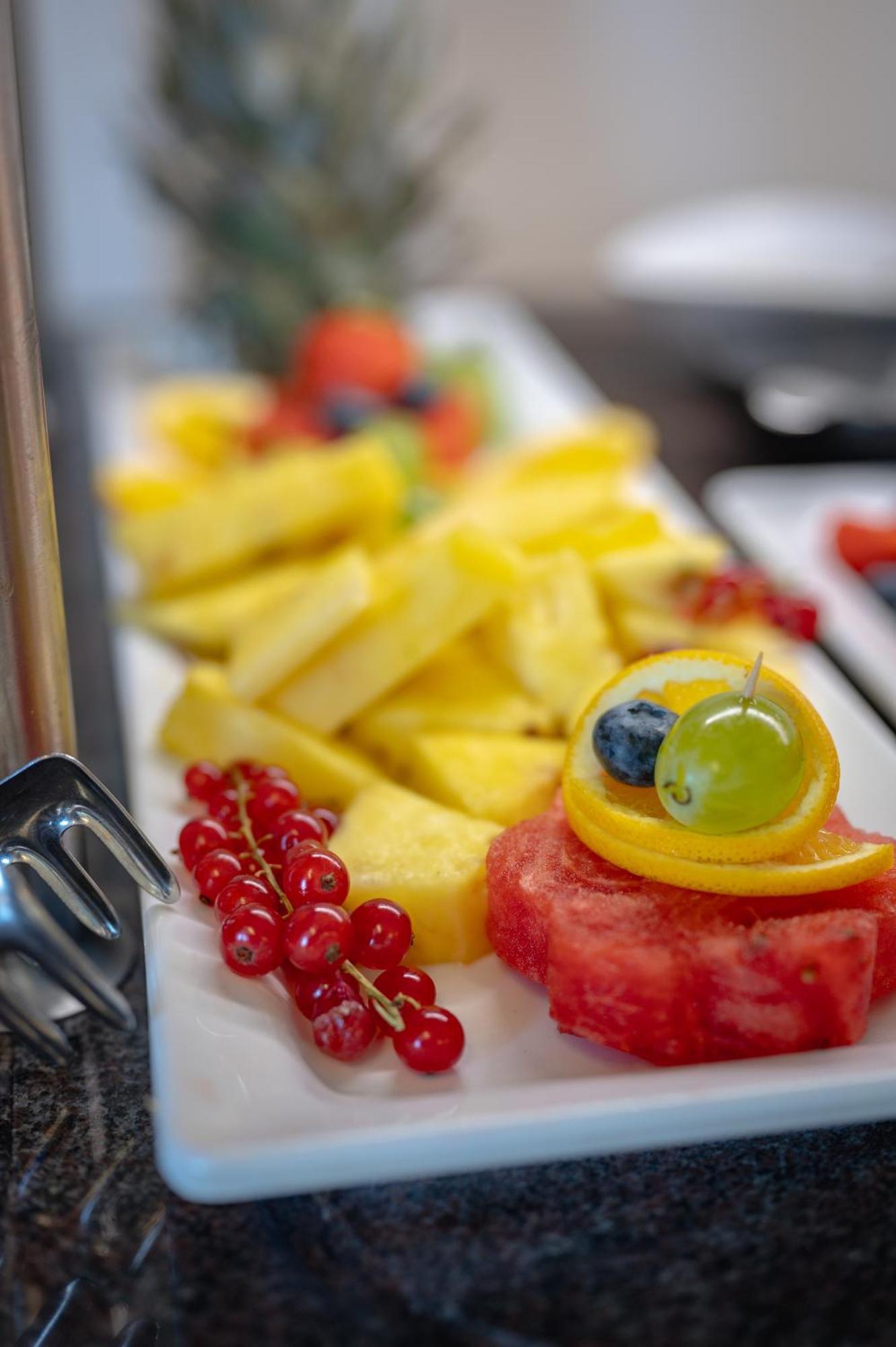 Garni Hotel Peterlinhof Caldaro Ngoại thất bức ảnh